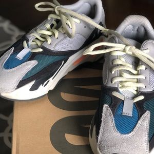 wave runner 700 size 6